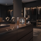 Remontoir automatique 1 montre bois luxe AXONY en mise en situation sur un meuble